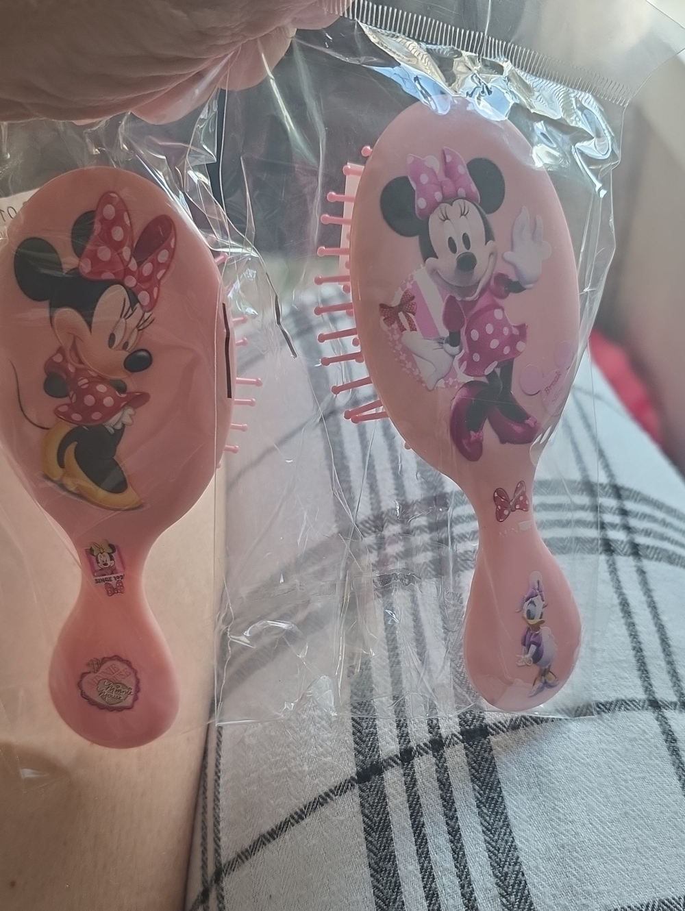 Minnie Mouse Pink Detangling Hair Brush